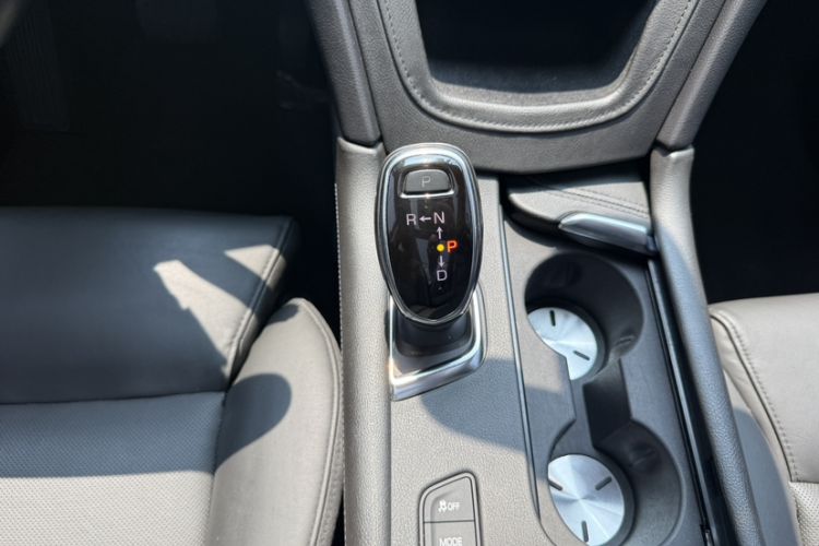 Used Cadillac XT5 2017 Anniversary Edition 28T Four-Wheel Drive Luxury Model Interior 8