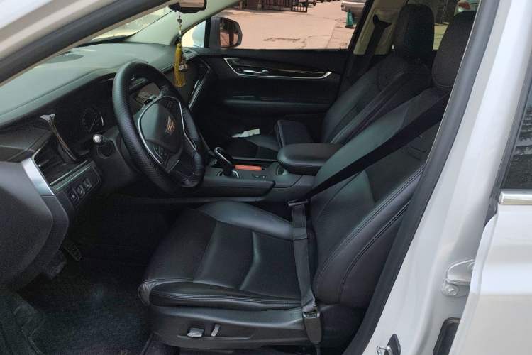 Used Cadillac XT5 2017 Anniversary Edition 25T Luxury Model Left Front Seat