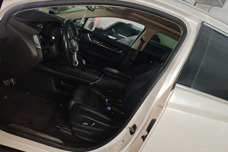 Used Cadillac XT5 2017 Anniversary Edition 25T Luxury Model Left Front Seat