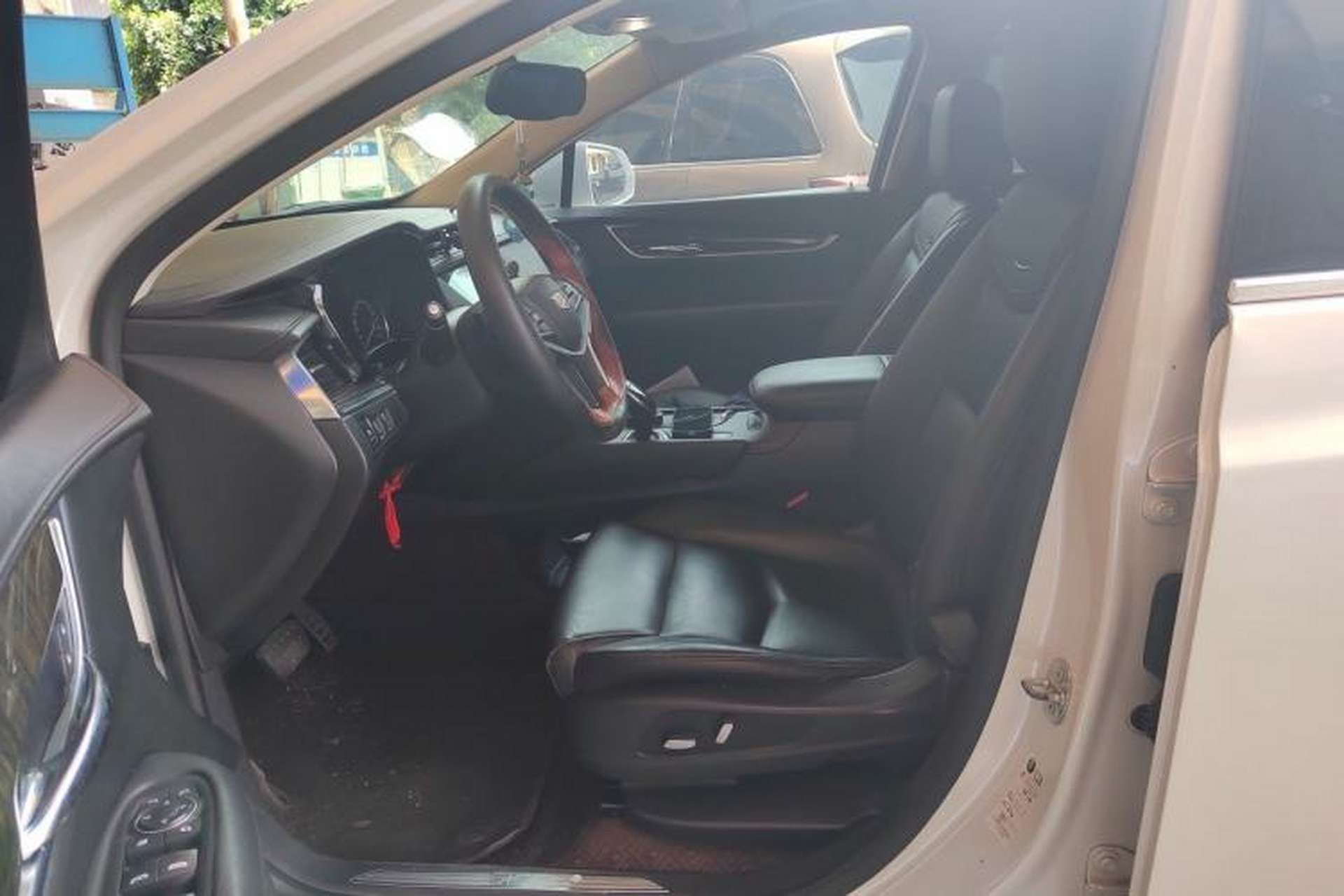 Used Cadillac XT5 2017 Anniversary Edition 25T Luxury Model Left Front Seat