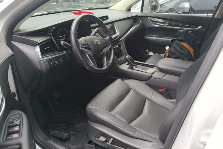 Used Cadillac XT5 2017 Anniversary Edition 25T Luxury Model Left Front Seat