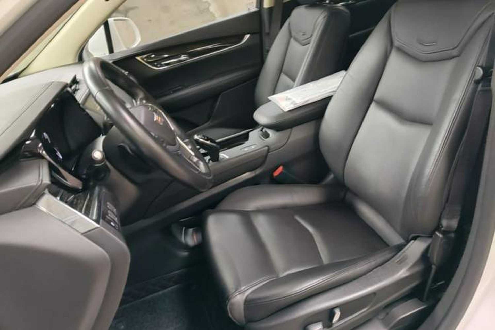 Used Cadillac XT5 2017 Anniversary Edition 25T Luxury Model Left Front Seat