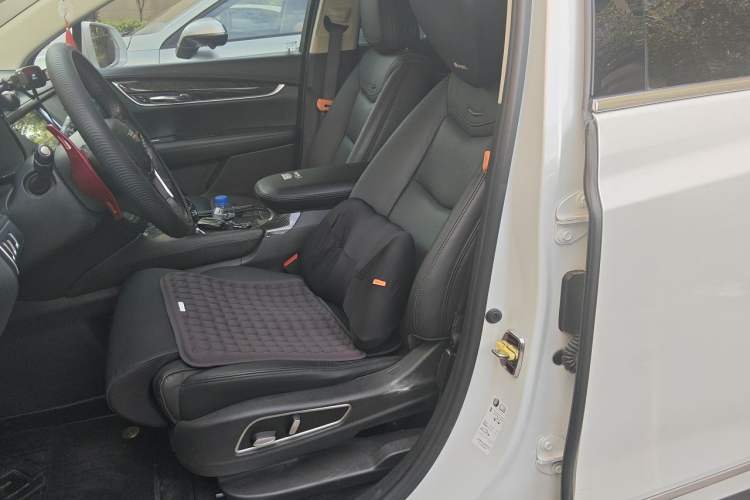 Used Cadillac XT5 2017 Anniversary Edition 25T Luxury Model Left Front Seat