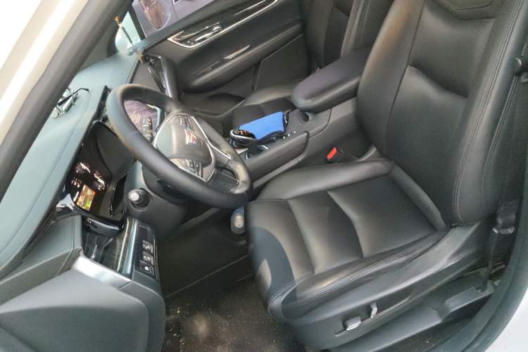 Used Cadillac XT5 2017 Anniversary Edition 28T Four-Wheel Drive Tech Model Left Front Seat