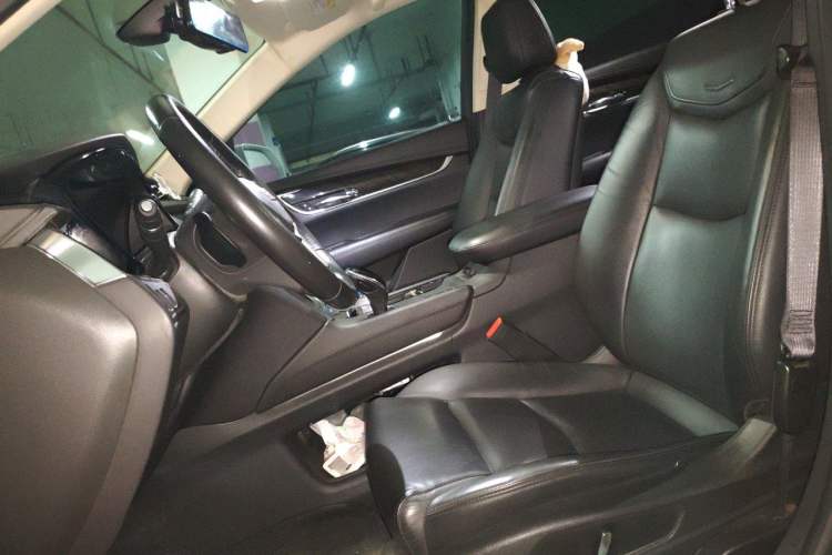 Used Cadillac XT5 2017 Anniversary Edition 25T Luxury Model Left Front Seat