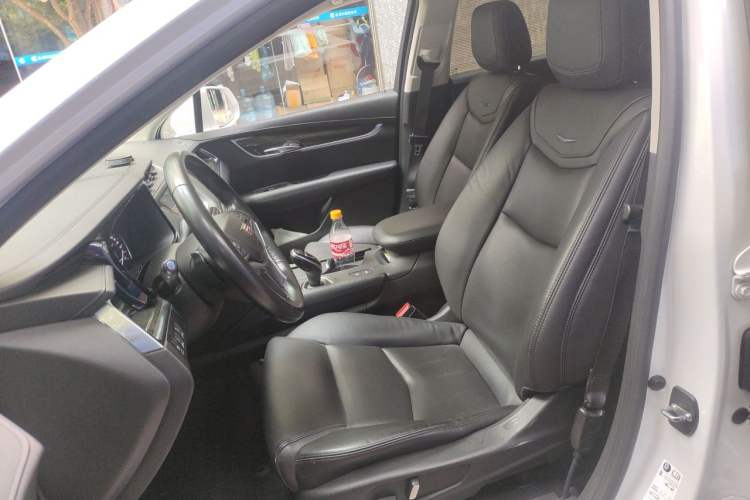 Used Cadillac XT5 2017 Anniversary Edition 25T Luxury Model Left Front Seat