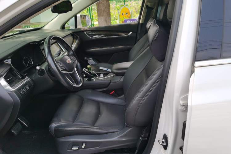 Used Cadillac XT5 2017 Anniversary Edition 25T Luxury Model Left Front Seat