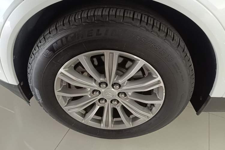 Used Cadillac XT5 2017 Anniversary Edition 28T Four-Wheel Drive Luxury Model Left Front Wheel Hub