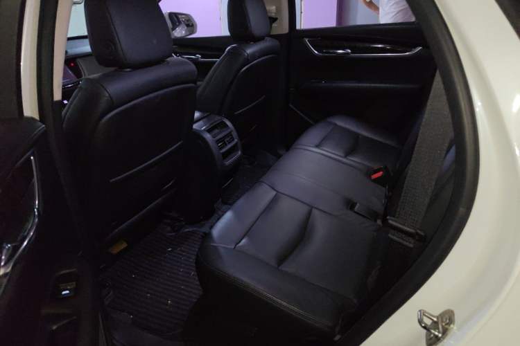 Used Cadillac XT5 2017 Anniversary Edition 28T Four-Wheel Drive Luxury Model Left Rear Seat
