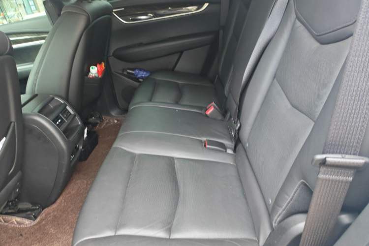 Used Cadillac XT5 2017 Anniversary Edition 28T Four-Wheel Drive Luxury Model Left Rear Seat