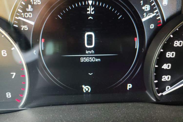 Used Cadillac XT5 2017 Anniversary Edition 25T Luxury Model Odometer Close Up