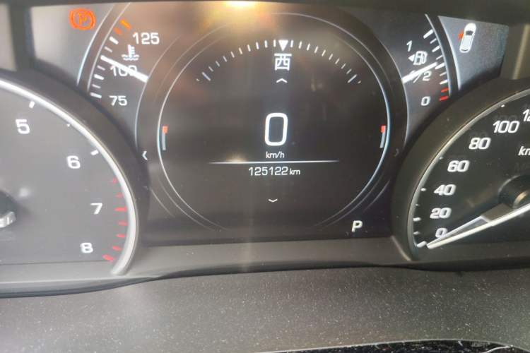 Used Cadillac XT5 2017 Anniversary Edition 25T Luxury Model Odometer Close Up