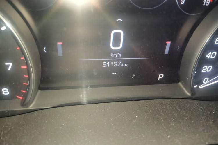 Used Cadillac XT5 2017 Anniversary Edition 28T Four-Wheel Drive Luxury Model Odometer Close Up