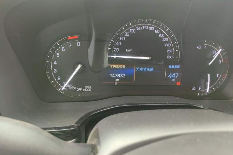 Used Cadillac XT5 2017 Anniversary Edition 25T Luxury Model Odometer Close Up
