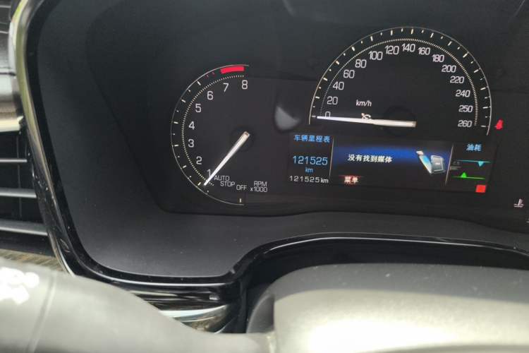 Used Cadillac XT5 2017 Anniversary Edition 25T Luxury Model Odometer Close Up
