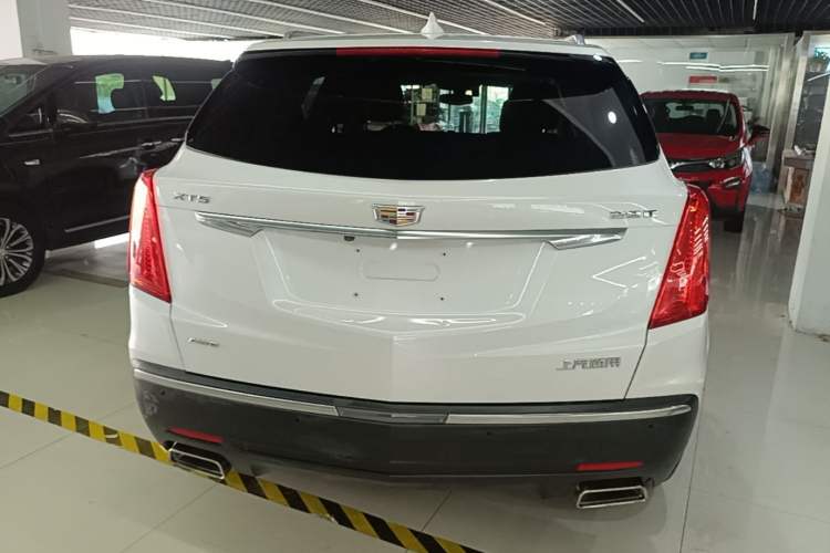 Used Cadillac XT5 2017 Anniversary Edition 28T Four-Wheel Drive Luxury Model Rear