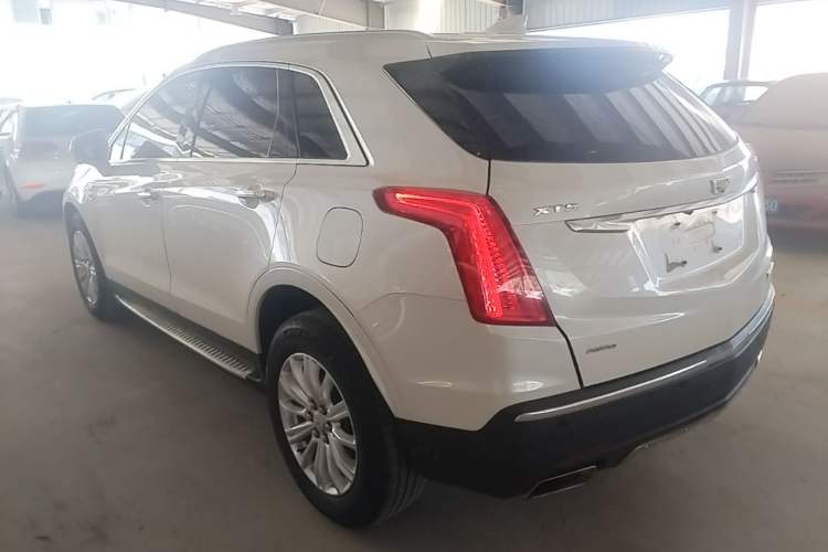 Used Cadillac XT5 2017 Anniversary Edition 28T Four-Wheel Drive Tech Model Rear Left 45 Deg
