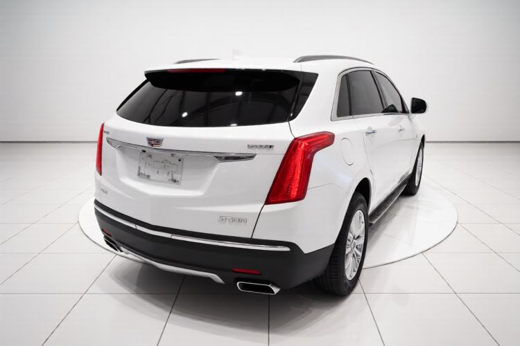 Used Cadillac XT5 2017 Anniversary Edition 28T Four-Wheel Drive Tech Model Rear Right 45 Deg