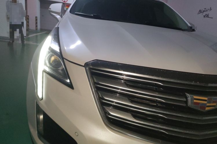 Used Cadillac XT5 2017 Anniversary Edition 25T Luxury Model Right Front Headlight