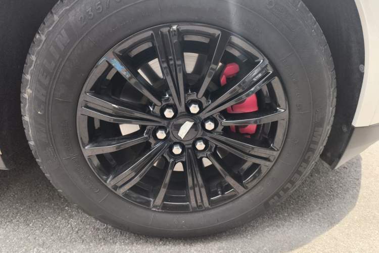Used Cadillac XT5 2017 Anniversary Edition 25T Luxury Model Right Front Wheel Hub