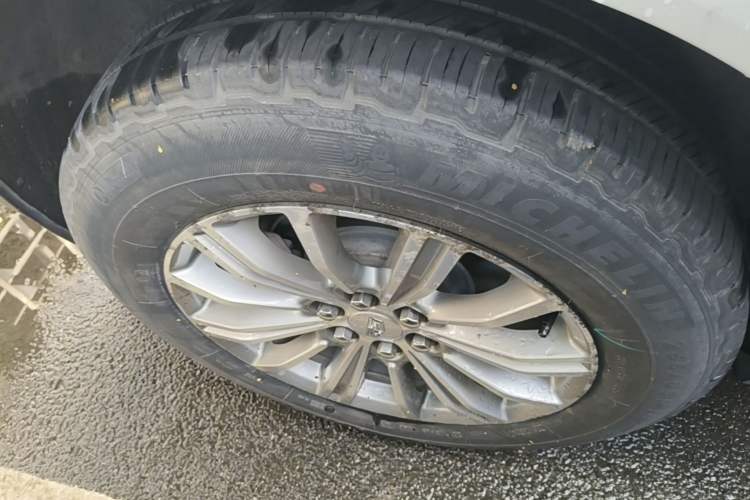 Used Cadillac XT5 2017 Anniversary Edition 25T Luxury Model Right Rear Wheel Hub