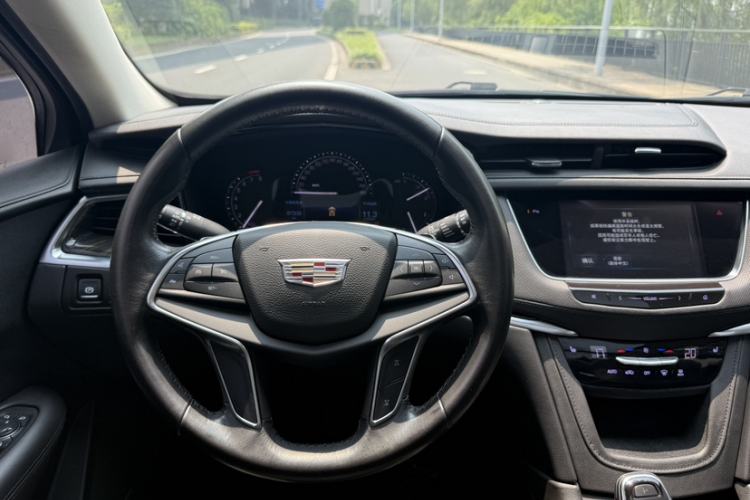Used Cadillac XT5 2017 Anniversary Edition 28T Four-Wheel Drive Luxury Model Steering Wheel