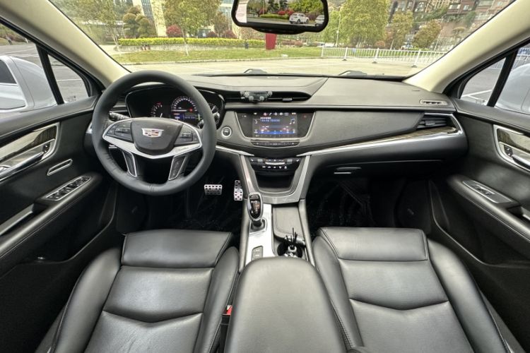 Used Cadillac XT5 2017 Anniversary Edition 28T Four-Wheel Drive Luxury Model Steering Wheel
