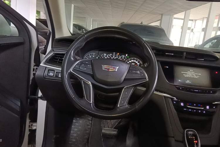 Used Cadillac XT5 2017 Anniversary Edition 28T Four-Wheel Drive Luxury Model Steering Wheel