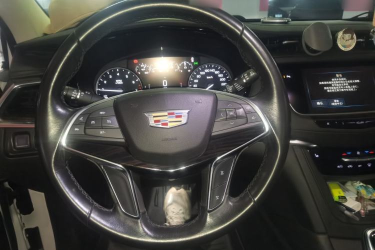 Used Cadillac XT5 2017 Anniversary Edition 28T Four-Wheel Drive Luxury Model Steering Wheel