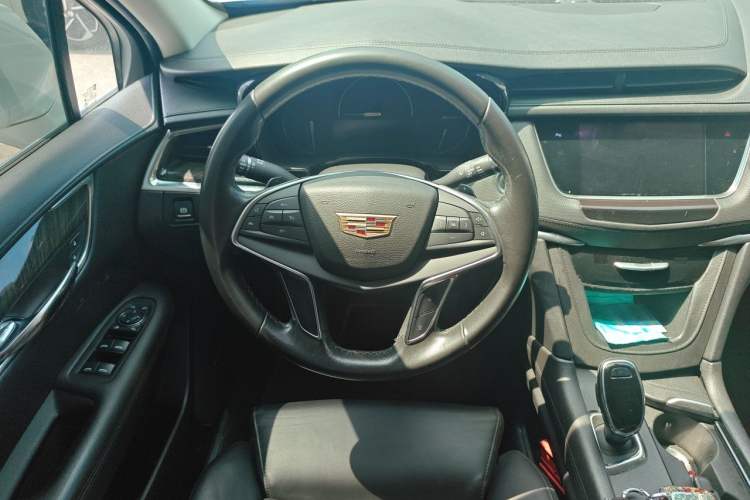 Used Cadillac XT5 2017 Anniversary Edition 28T Four-Wheel Drive Luxury Model Steering Wheel