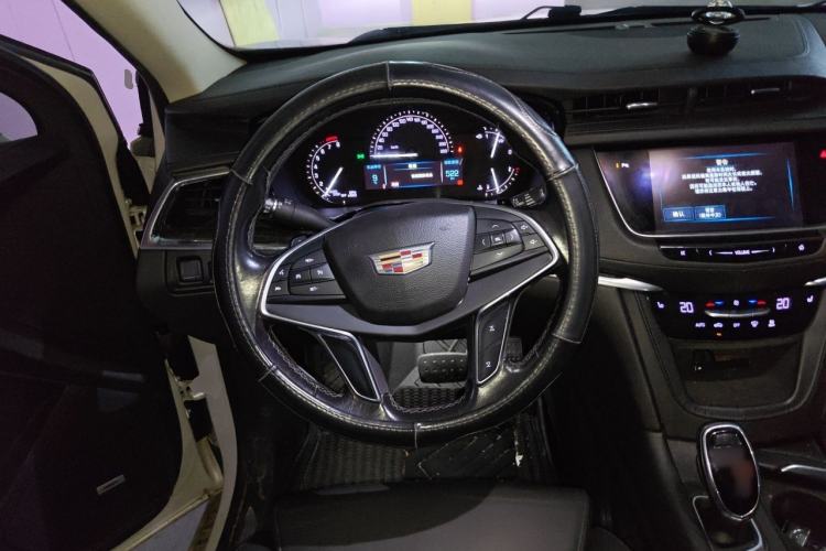 Used Cadillac XT5 2017 Anniversary Edition 28T Four-Wheel Drive Luxury Model Steering Wheel