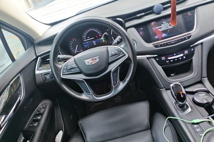 Used Cadillac XT5 2017 Anniversary Edition 28T Four-Wheel Drive Luxury Model Steering Wheel