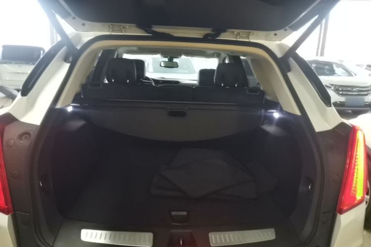 Used Cadillac XT5 2017 Anniversary Edition 25T Luxury Model Trunk