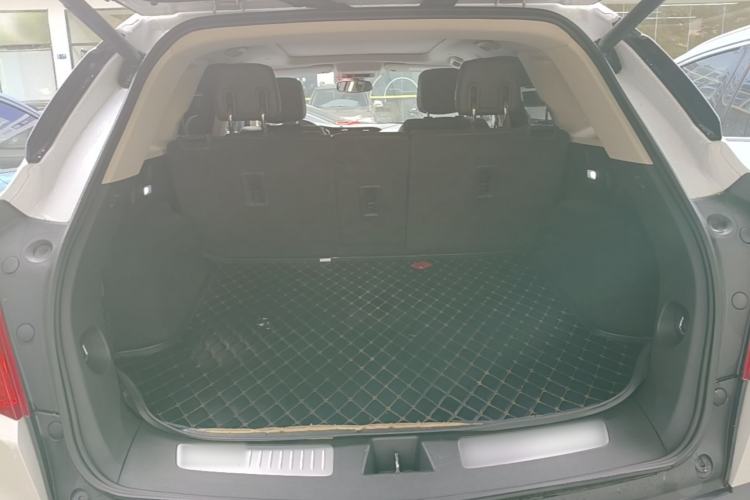Used Cadillac XT5 2017 Anniversary Edition 25T Luxury Model Trunk
