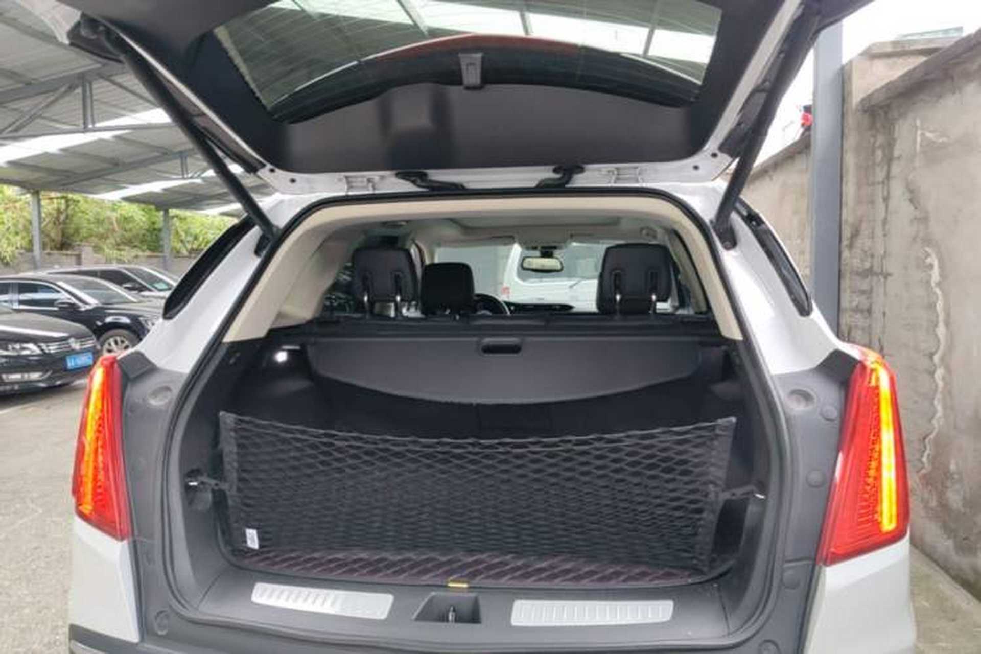 Used Cadillac XT5 2017 Anniversary Edition 25T Luxury Model Trunk