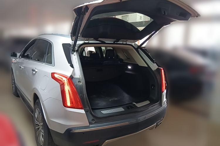 Used Cadillac XT5 2017 Anniversary Edition 28T Four-Wheel Drive Luxury Model Trunk
