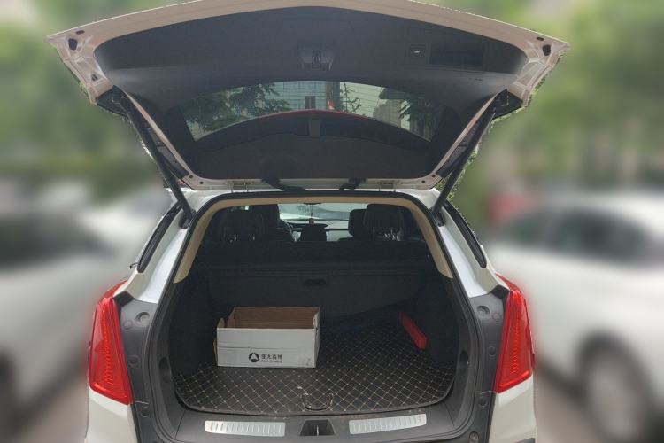 Used Cadillac XT5 2017 Anniversary Edition 25T Luxury Model Trunk