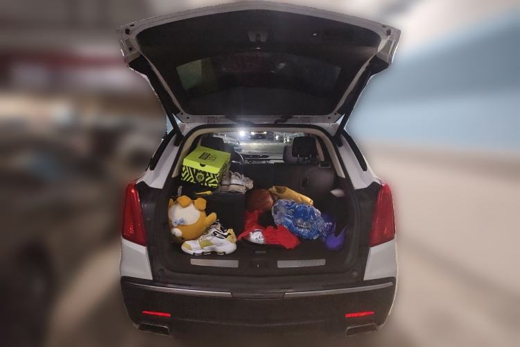 Used Cadillac XT5 2017 Anniversary Edition 25T Luxury Model Trunk