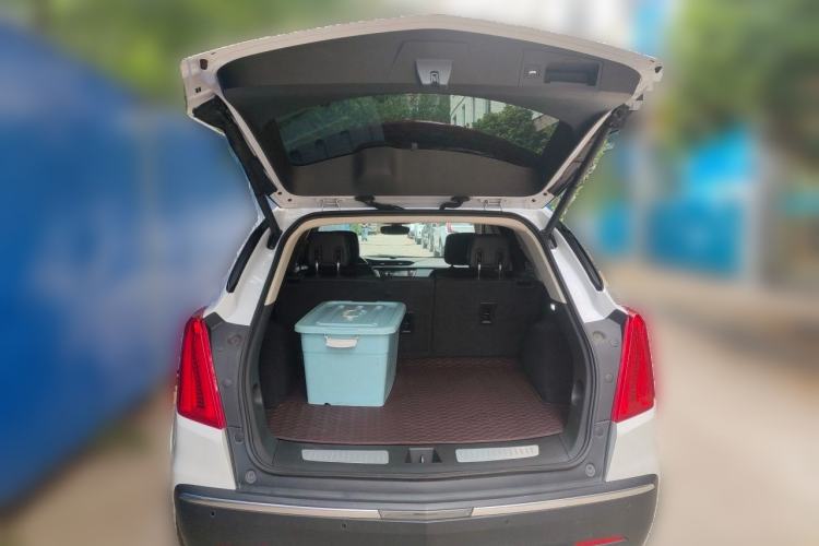 Used Cadillac XT5 2017 Anniversary Edition 25T Luxury Model Trunk