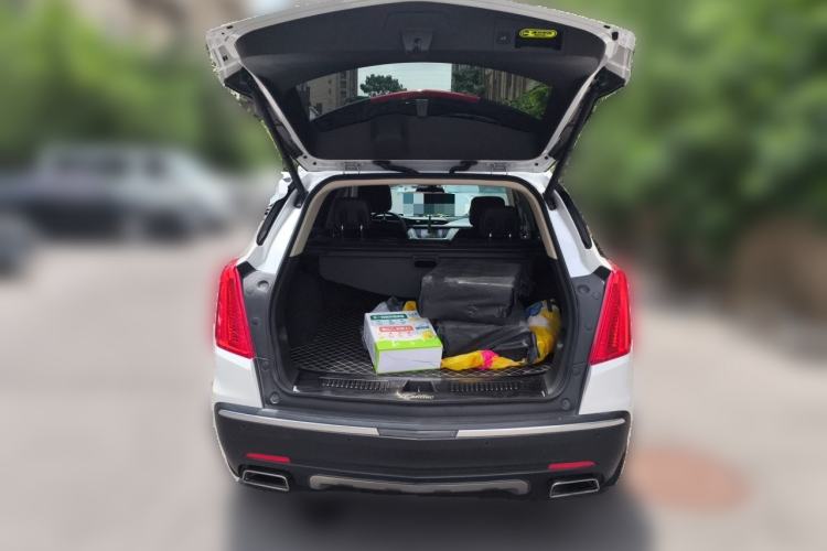 Used Cadillac XT5 2017 Anniversary Edition 25T Luxury Model Trunk