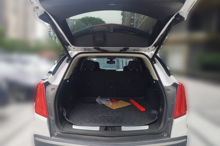 Used Cadillac XT5 2017 Anniversary Edition 25T Luxury Model Trunk