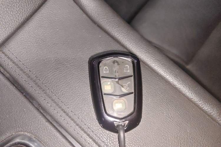 Used Cadillac XT5 2017 Anniversary Edition 25T Luxury Model Vehicle Key