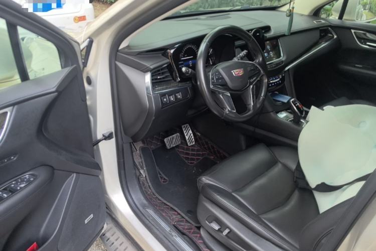 Used Cadillac XT5 2017 Anniversary Edition 25T Luxury Model Driver Seat