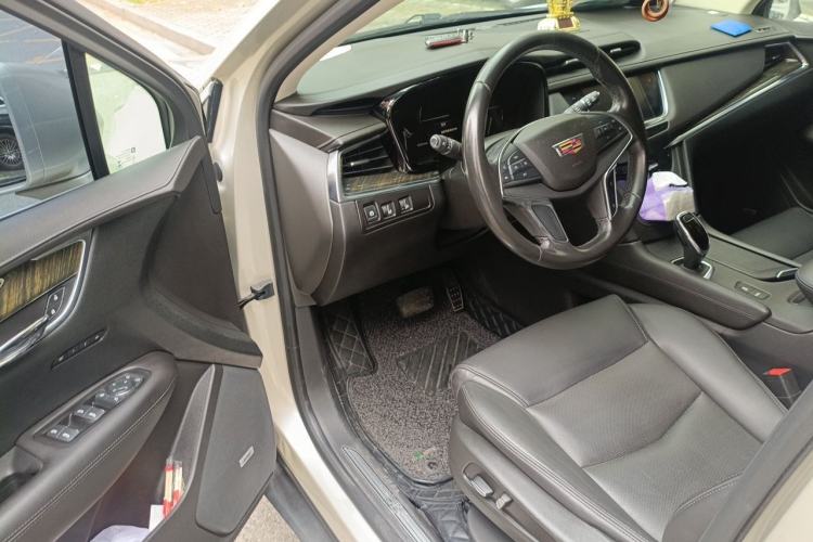 Used Cadillac XT5 2017 Anniversary Edition 25T Luxury Model Driver Seat