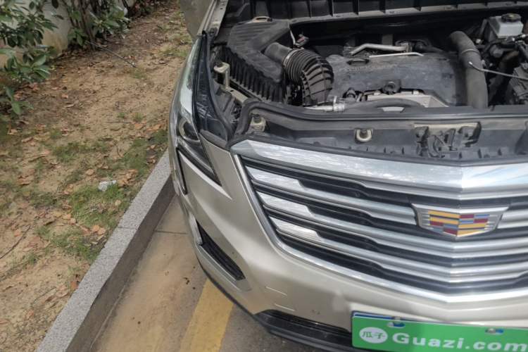 Used Cadillac XT5 2017 Anniversary Edition 25T Luxury Model Engine Bay Right