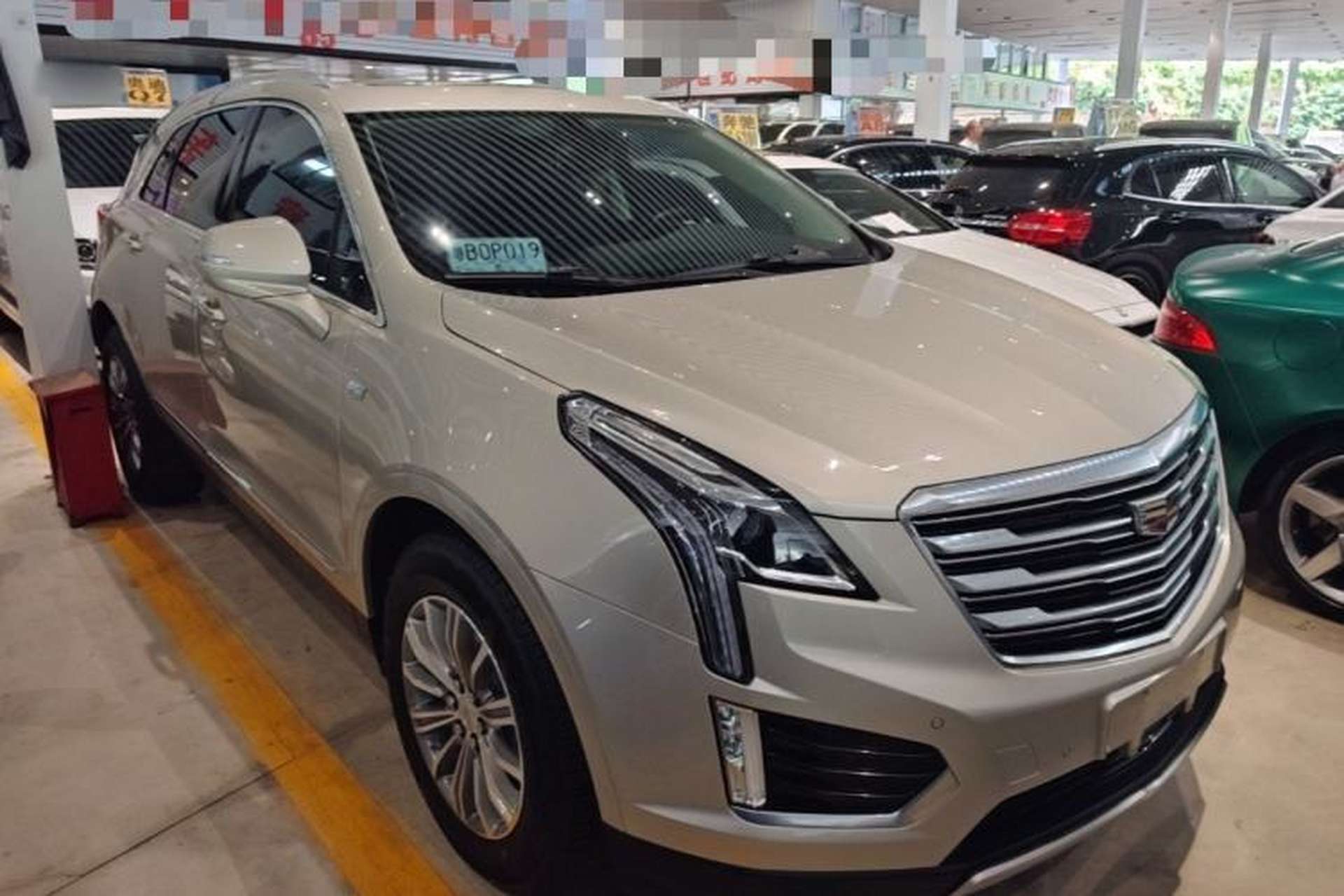Used Cadillac XT5 2017 Anniversary Edition 28T Four-Wheel Drive Luxury Model Exterior 1