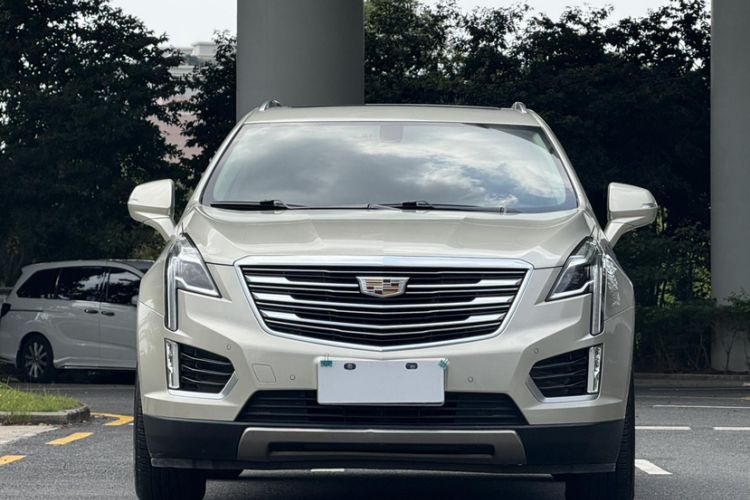 Used Cadillac XT5 2017 Anniversary Edition 28T Four-Wheel Drive Luxury Model Exterior 3