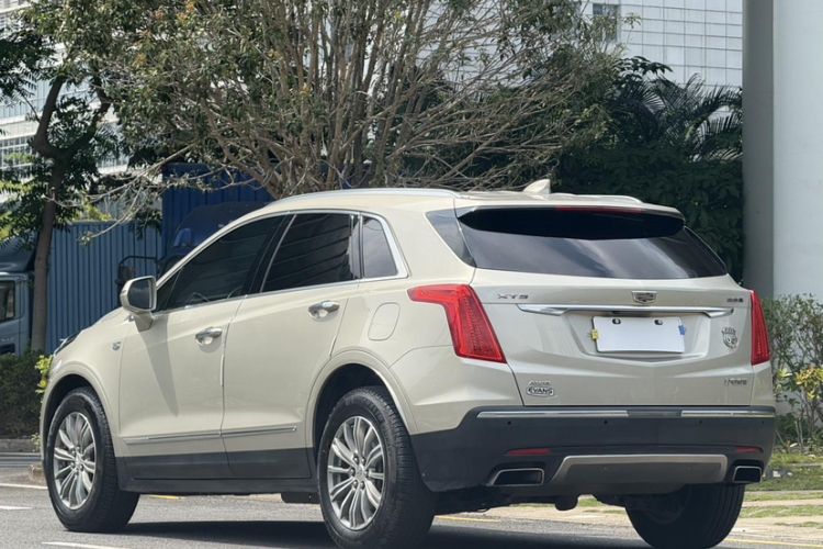 Used Cadillac XT5 2017 Anniversary Edition 28T Four-Wheel Drive Luxury Model Exterior 7