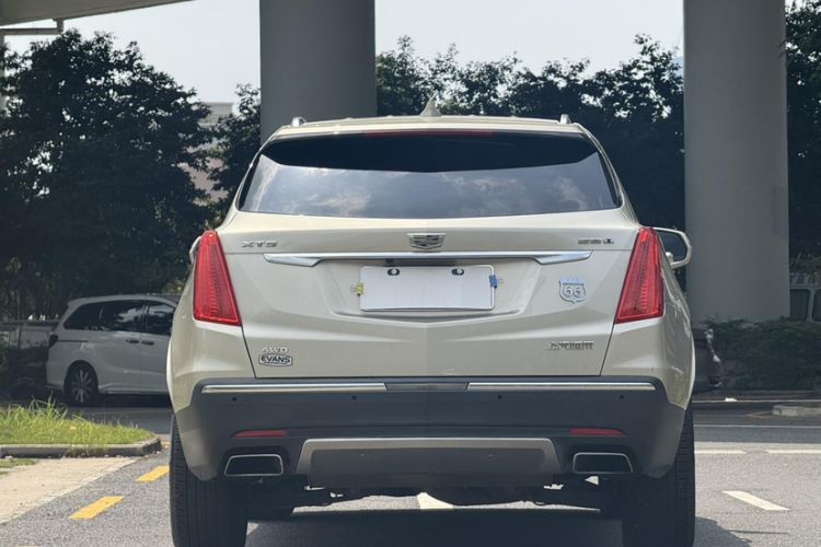 Used Cadillac XT5 2017 Anniversary Edition 28T Four-Wheel Drive Luxury Model Exterior 9