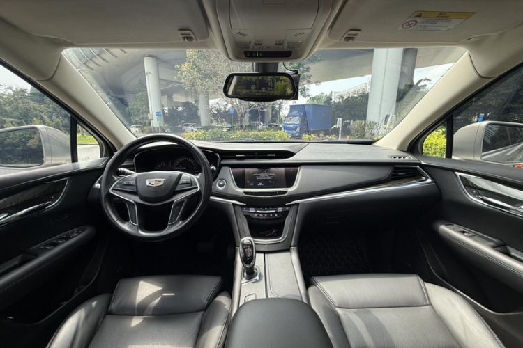 Used Cadillac XT5 2017 Anniversary Edition 28T Four-Wheel Drive Luxury Model Interior 10